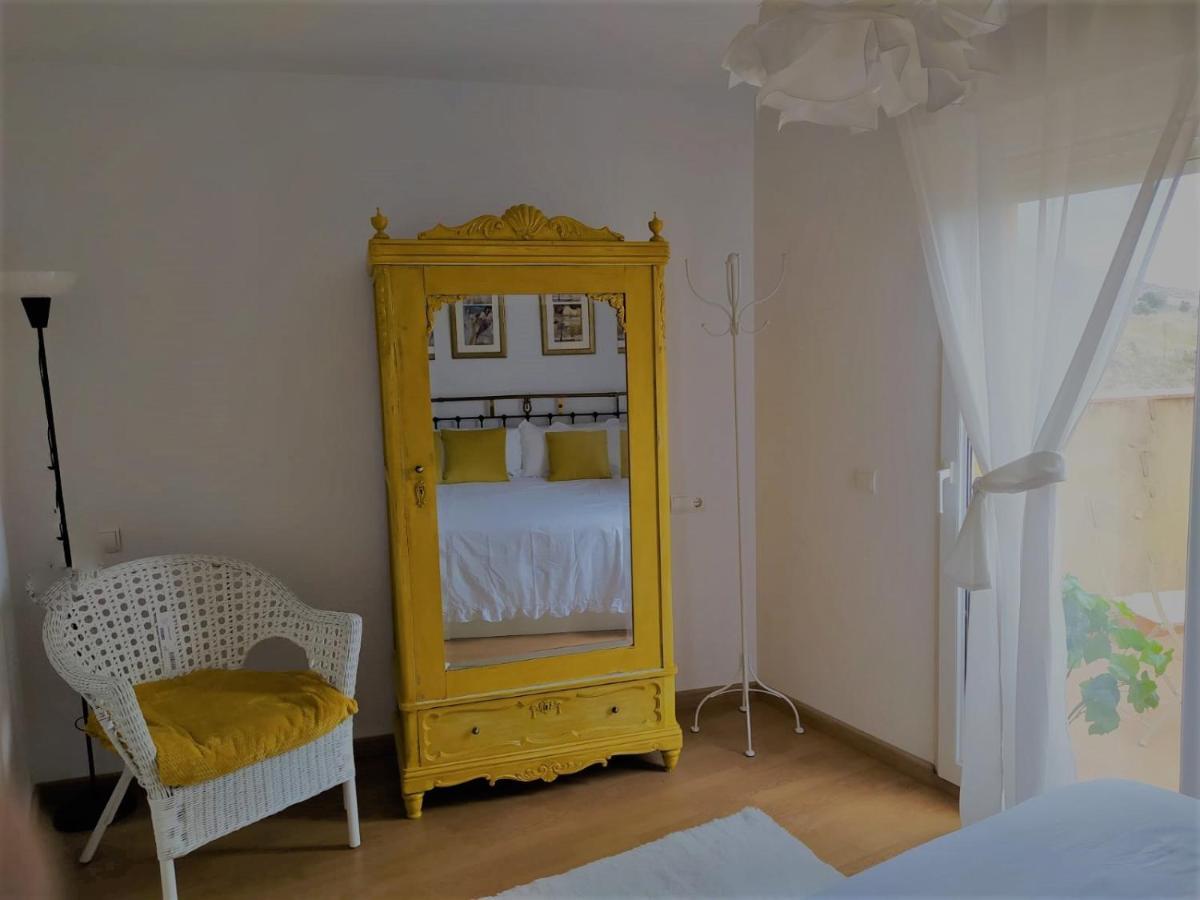 Вілла La Casa De Fuentetoba Екстер'єр фото